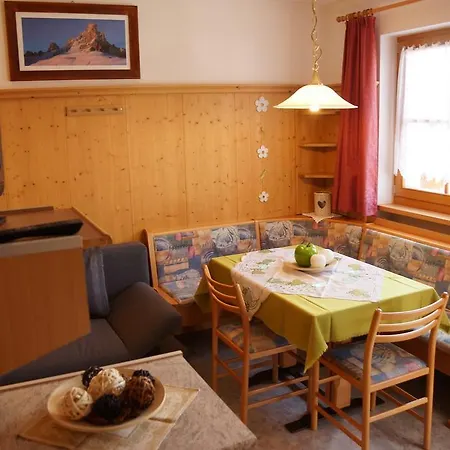 Guest house Gasthof La Pli San Vigilio Di Marebbe